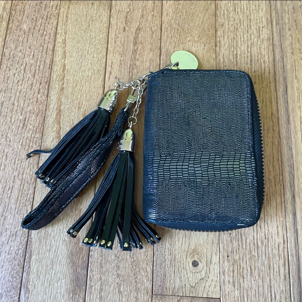 DUEX LUX BLACK GOLD TASSEL ACCENT ZIP WRISTLET WALLET
